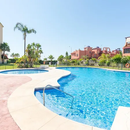 Beachfront With Pool, Bikes Torremolinos