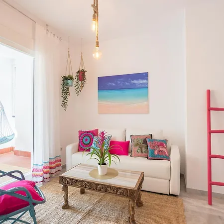 Apartment Beachfront With Pool, Bikes