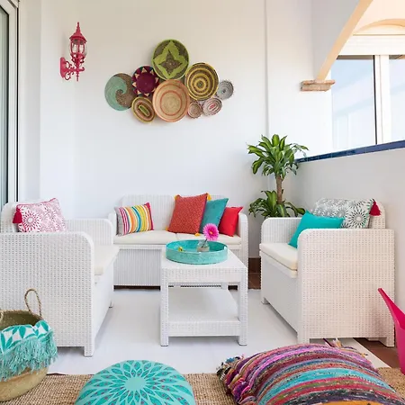 Beachfront With Pool, Bikes Apartment