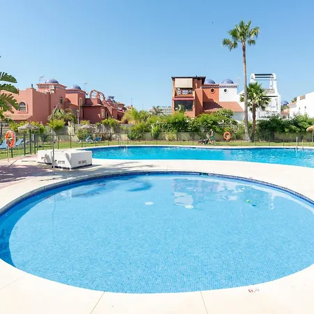 Apartment Beachfront With Pool, Bikes